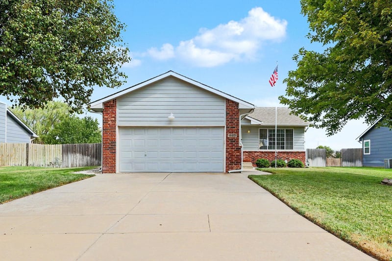 1914 Summerwood St, Goddard, KS 67052