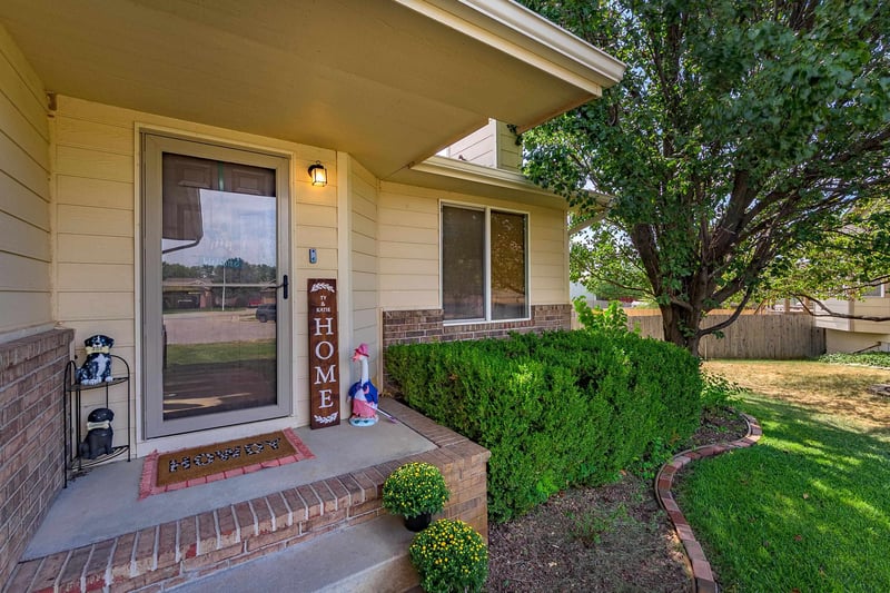 5122 N Peregrine Ct, Wichita, KS 67219