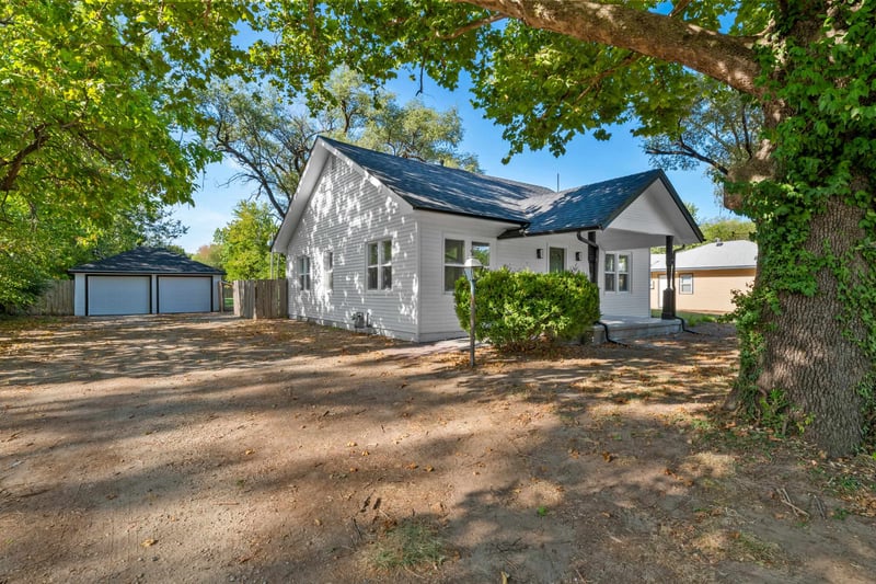 3321 W 9th St N, Wichita, KS 67203