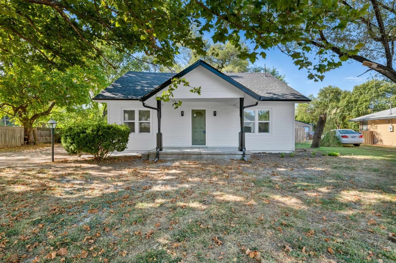 3321 W 9th St N, Wichita, KS 67203