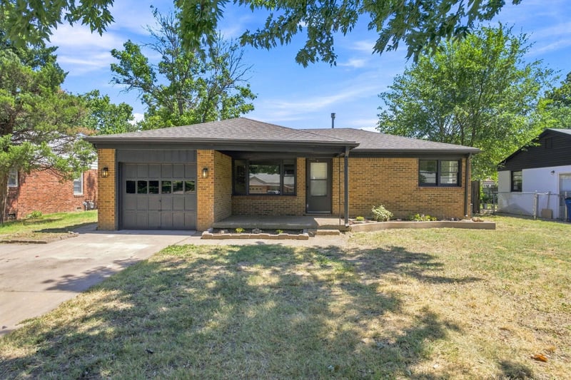 2902 S Washington Ave, Wichita, KS 67216