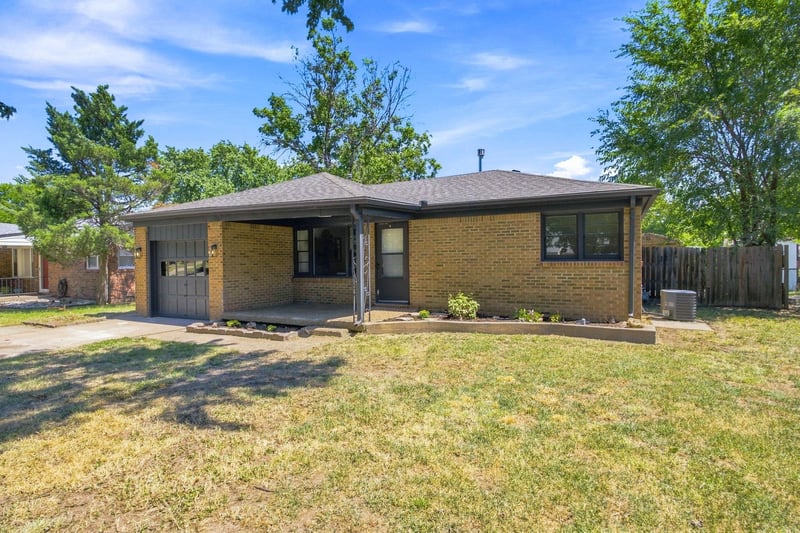2902 S Washington Ave, Wichita, KS 67216