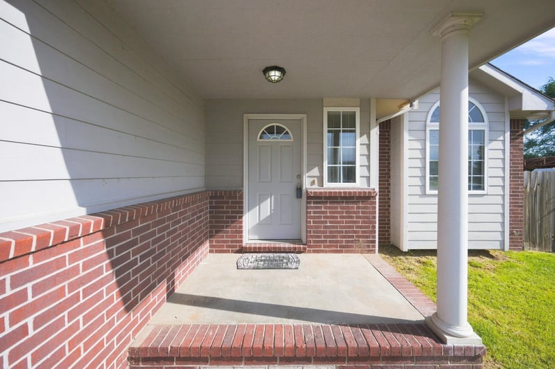 5402 S Victoria Ct, Wichita, KS 67216