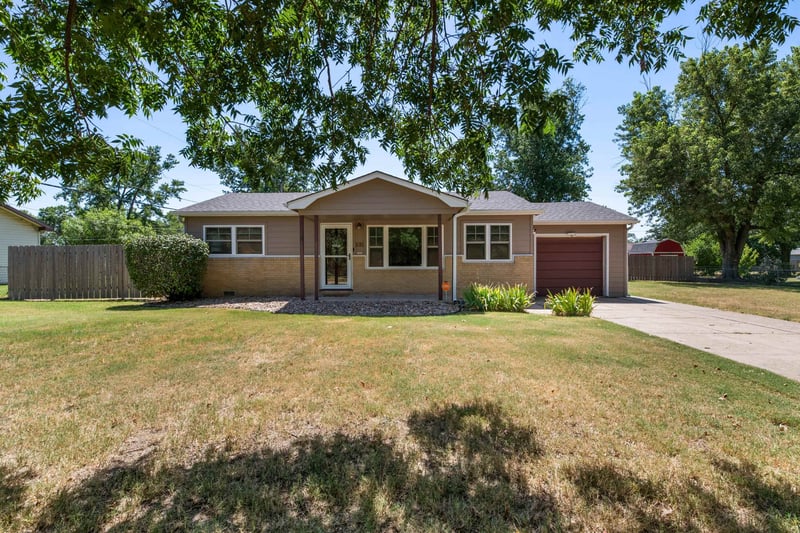 1011 W Lockwood St, Kahoka, KS 67217