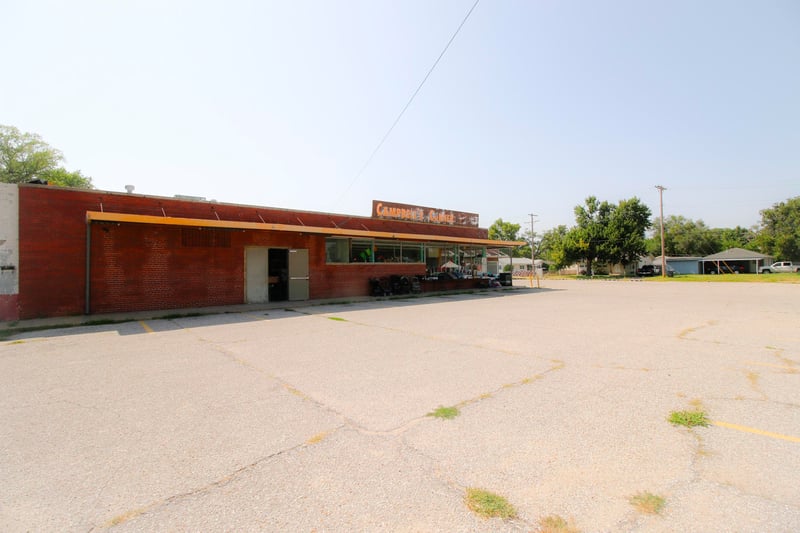 4603 S Seneca, Wichita, KS 67217