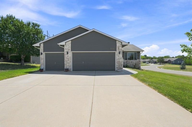 6906 N Wendell, Wichita, KS 67219