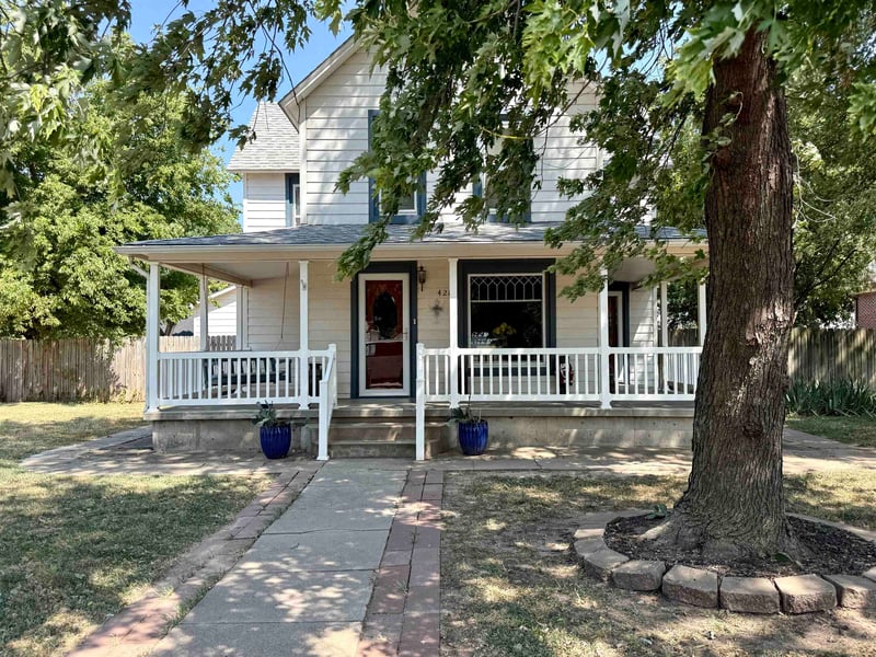 428 N Main St, Andale, KS 67001