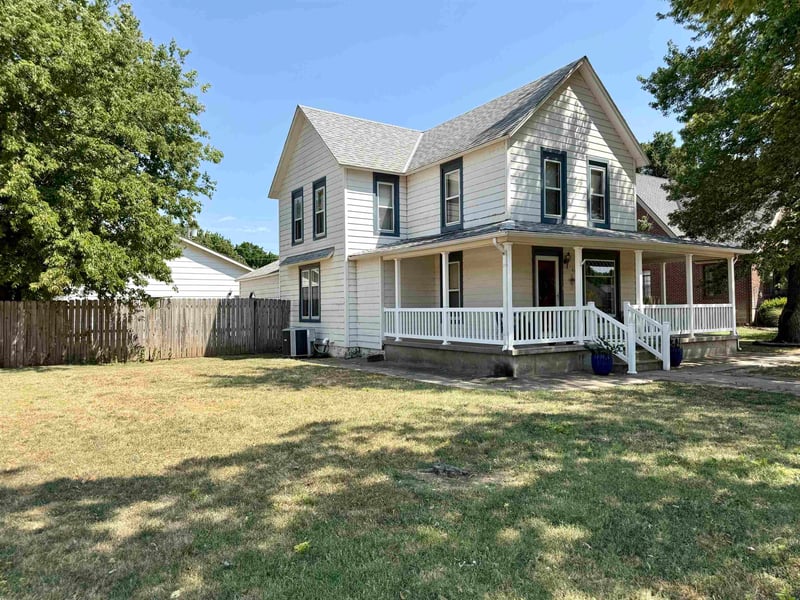 428 N Main St, Andale, KS 67001