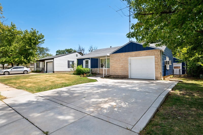 3609 E Countryside Plz, Wichita, KS 67218