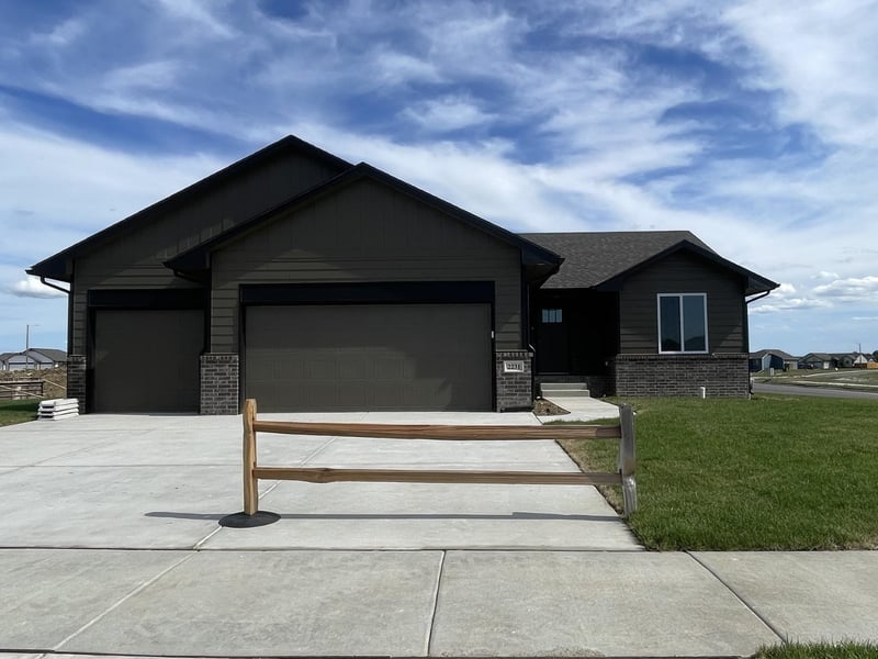 2231 E Arrowhead St, Andover, KS 67002