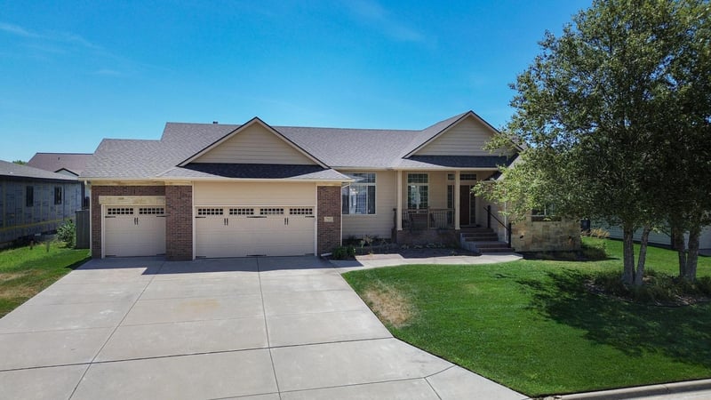 727 Goldspike, Newton, KS 67114