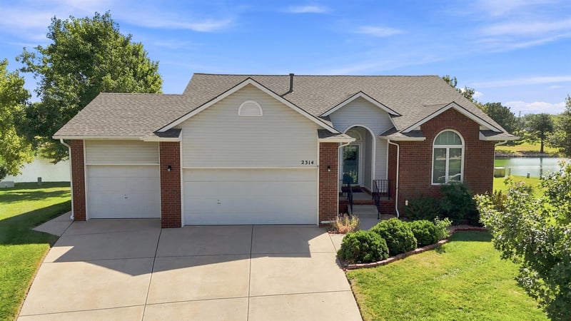 2314 N Parkridge Ct, Wichita, KS 67205
