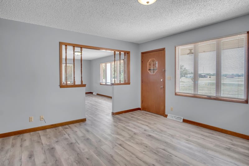 5724 NW 12, Newton, KS 67114