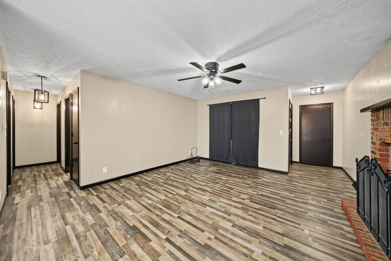 1114 Revere Dr, Salina, KS 67401