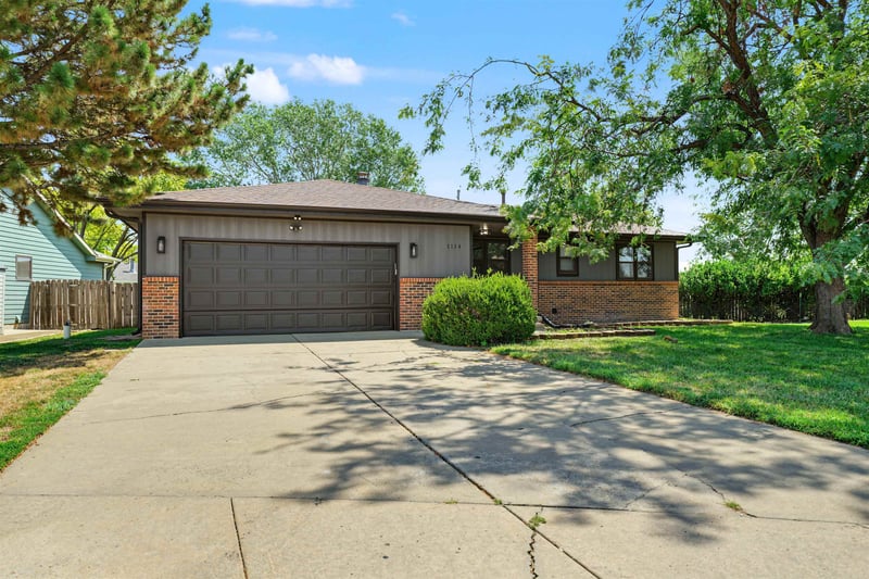 1114 Revere Dr, Salina, KS 67401