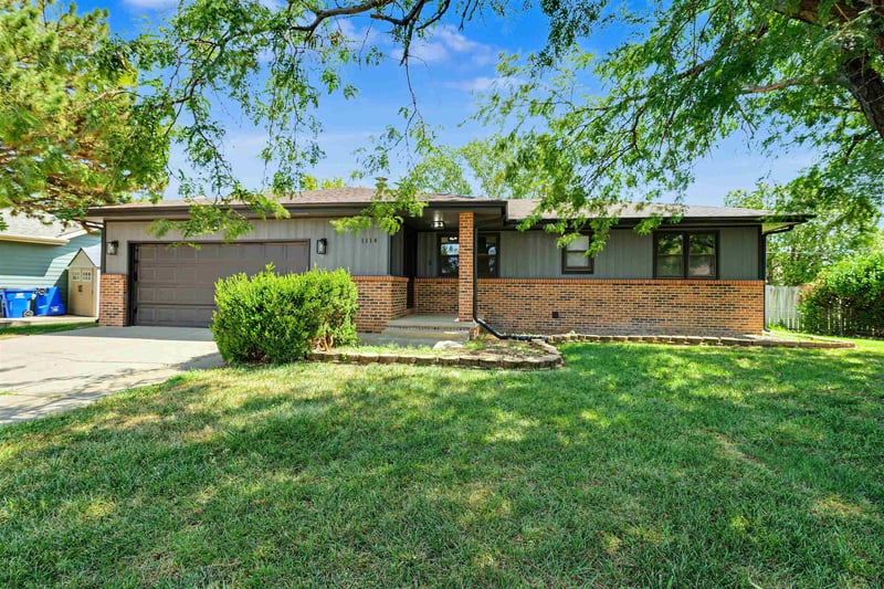 1114 Revere Dr, Salina, KS 67401