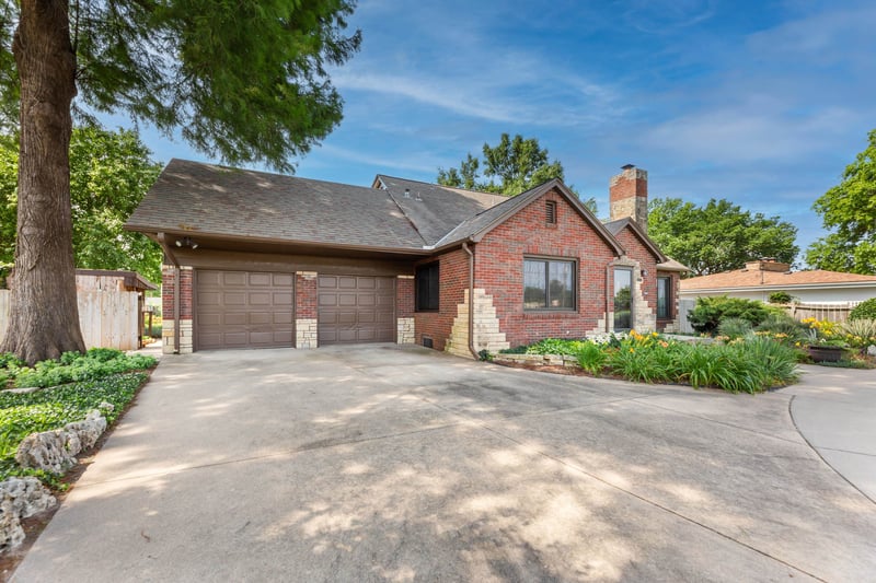 3705 E Mount Vernon St, Wichita, KS 67218