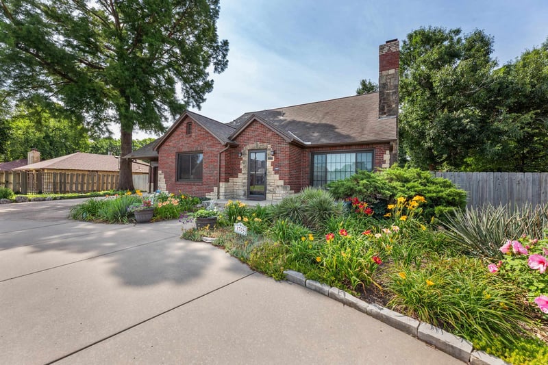 3705 E Mount Vernon St, Wichita, KS 67218