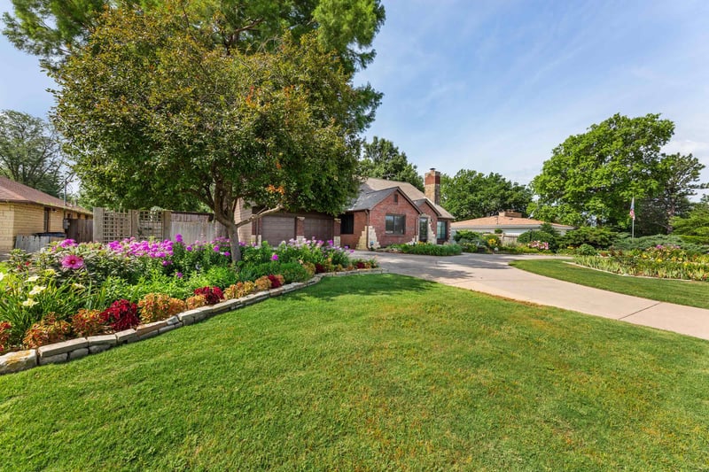 3705 E Mount Vernon St, Wichita, KS 67218