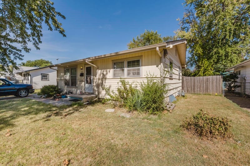 2616 S Oak, Wichita, KS 67217