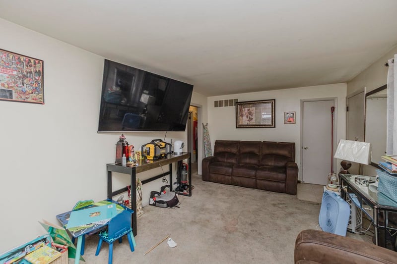 2616 S Oak, Wichita, KS 67217
