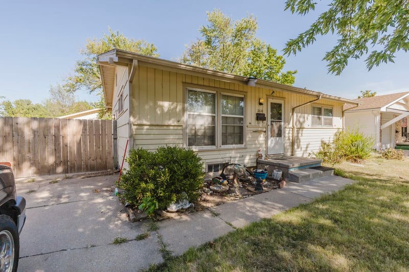 2616 S Oak, Wichita, KS 67217