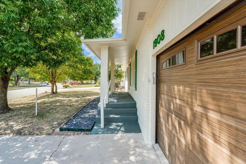1908 Cypress, Newton, KS 67114