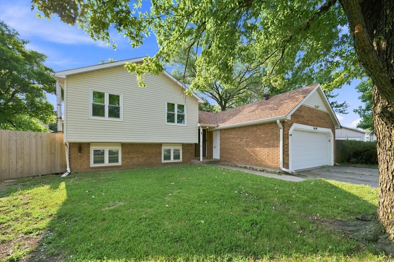 1650 S Willow Oak Ct, Wichita, KS 67230