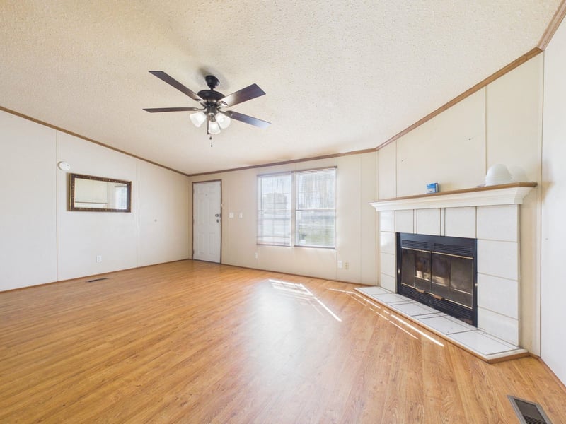 2102 E Winchester St, Wichita, KS 67216