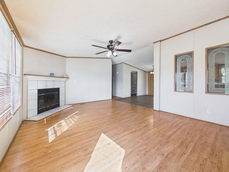 2102 E Winchester St, Wichita, KS 67216