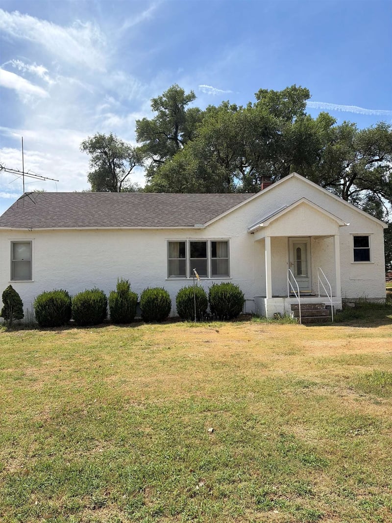 15463 SW 100 Ave, Zenda, KS 67159