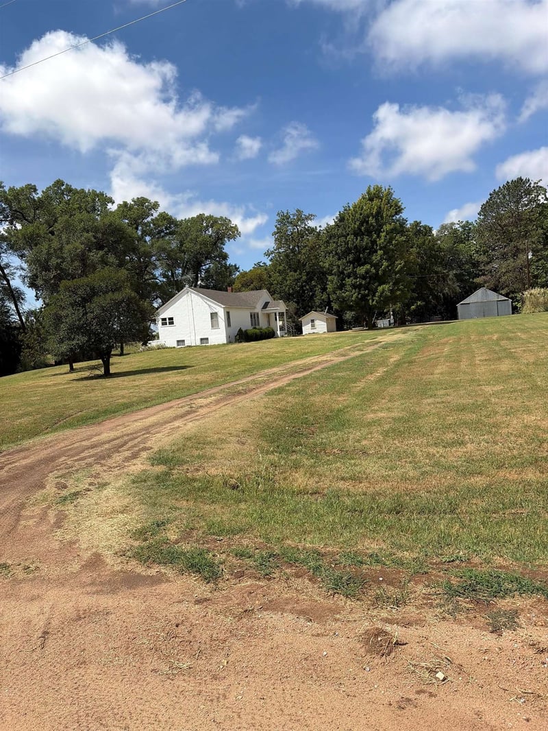 15463 SW 100 Ave, Zenda, KS 67159