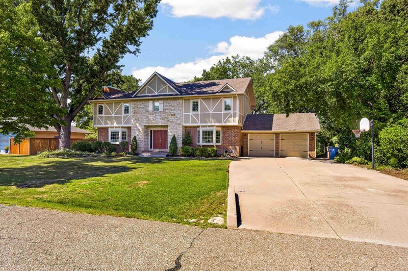 607 N Brookhaven Dr, Wichita, KS 67230