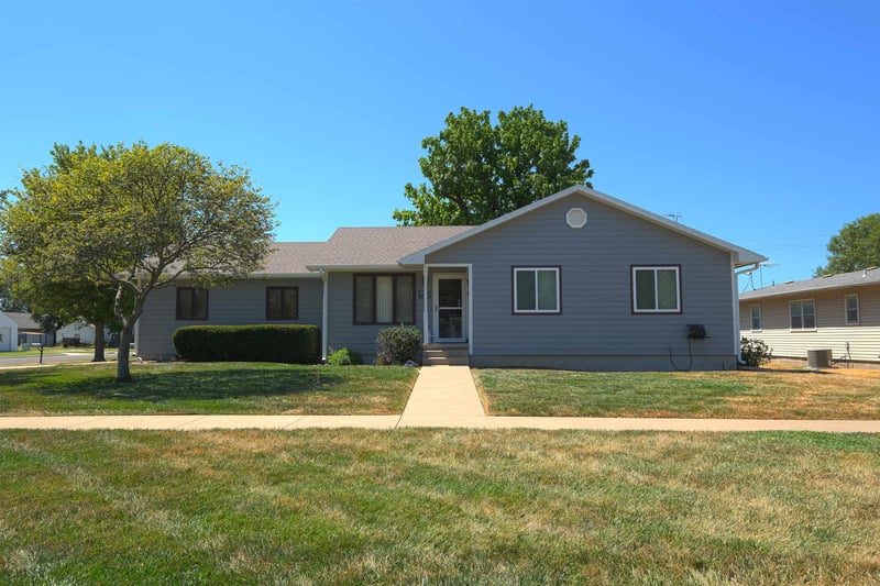 301 N Main, Hillsboro, KS 67063