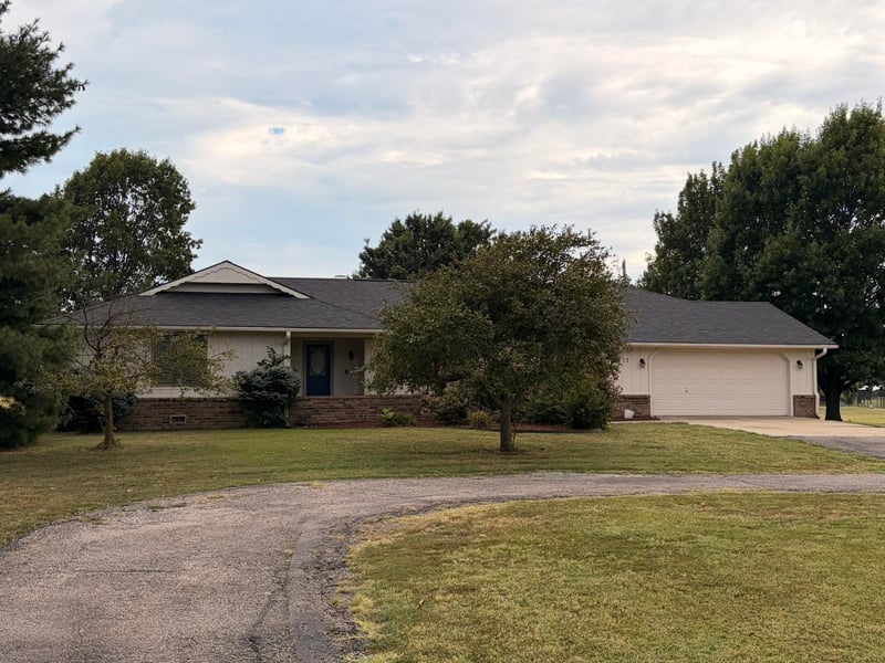 2817 E Birch Ave, Parkerfield, KS 67005