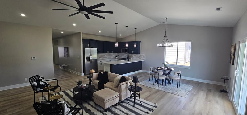 1501 E Midway Ct, Valley Center, KS 67147