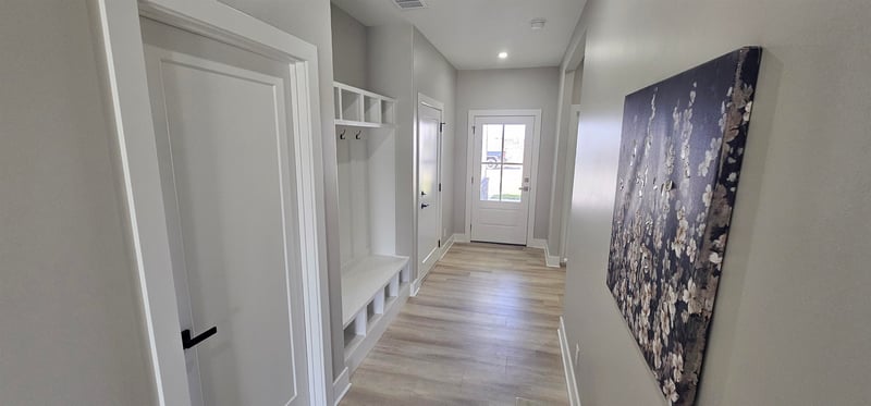 1501 E Midway Ct, Valley Center, KS 67147