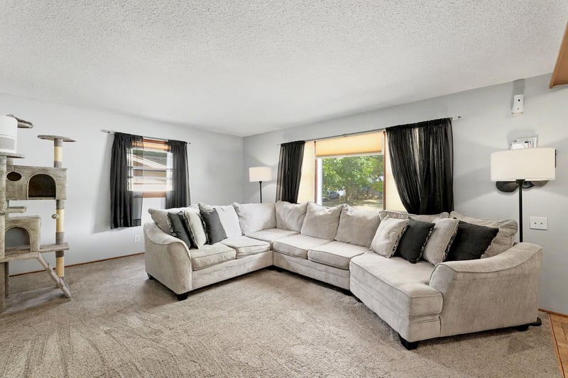 10233 W Binter, Wichita, KS 67212