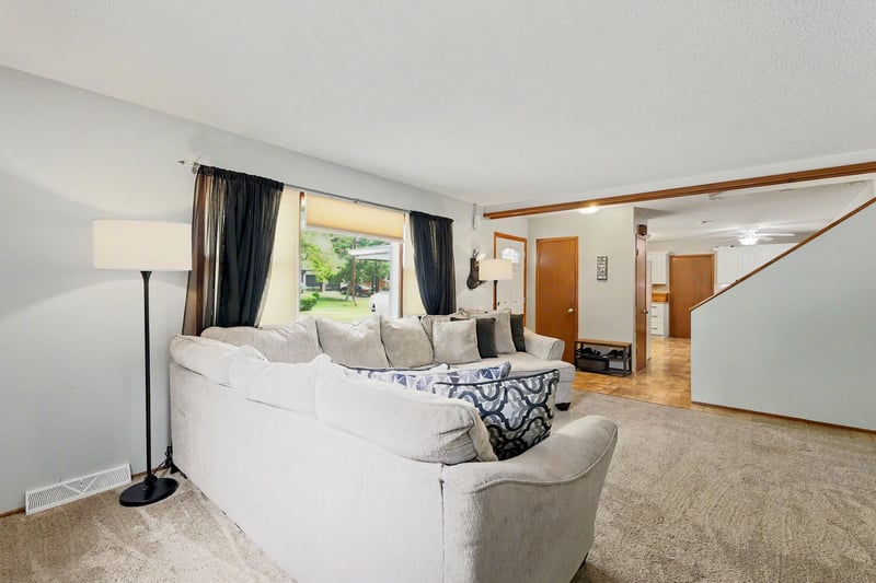 10233 W Binter, Wichita, KS 67212