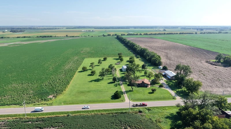 1152 Old Hwy 40, Abilene, KS 67410-0000