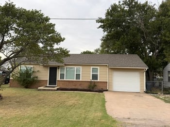 1229 N Spencer Rd, Newton, KS 67114