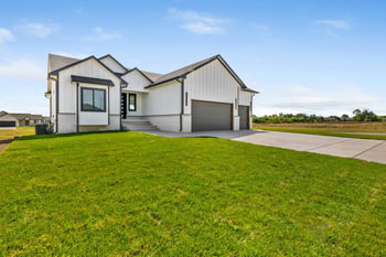 2644 E Ironstone Ct, Park City, KS 67219