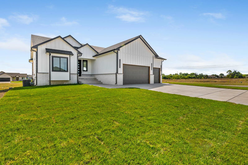 2644 E Ironstone Ct, Park City, KS 67219