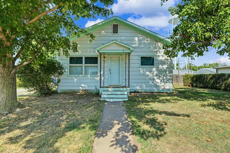 419 N Swedonia St, Marquette, KS 67464