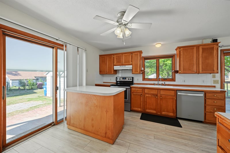 419 N Swedonia St, Marquette, KS 67464