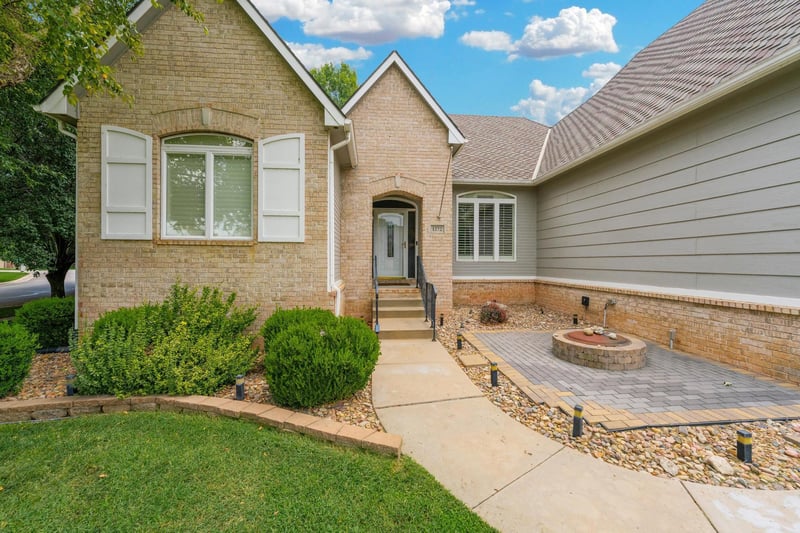 1272 N Hickory Creek Ct, Wichita, KS 67235