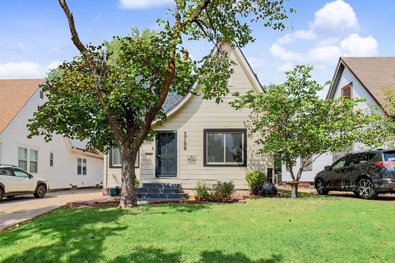 3706 E Edgemont Pl, Wichita, KS 67208