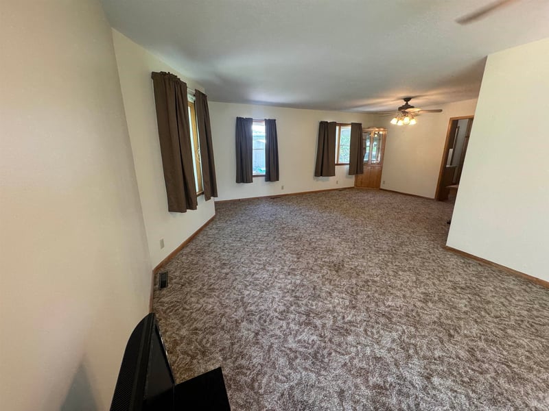 815 E 1st, Eureka, KS 67045