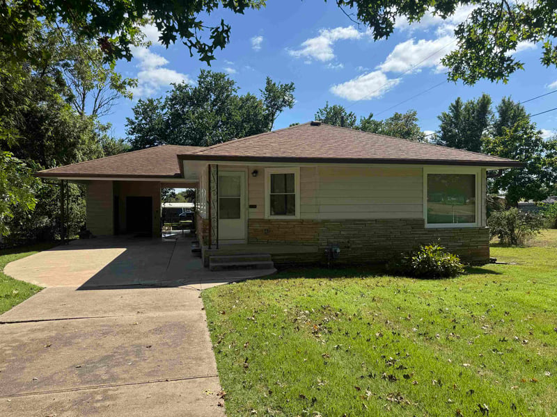 815 E 1st, Eureka, KS 67045