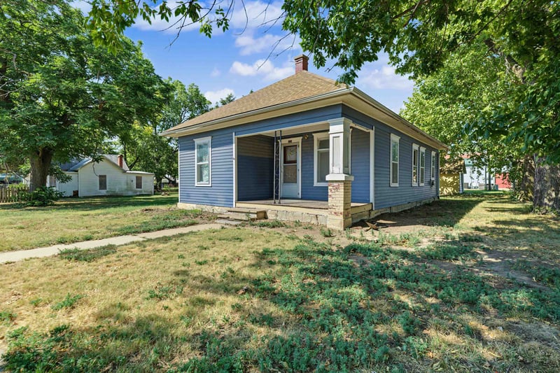121 N Swedonia St, Marquette, KS 67464